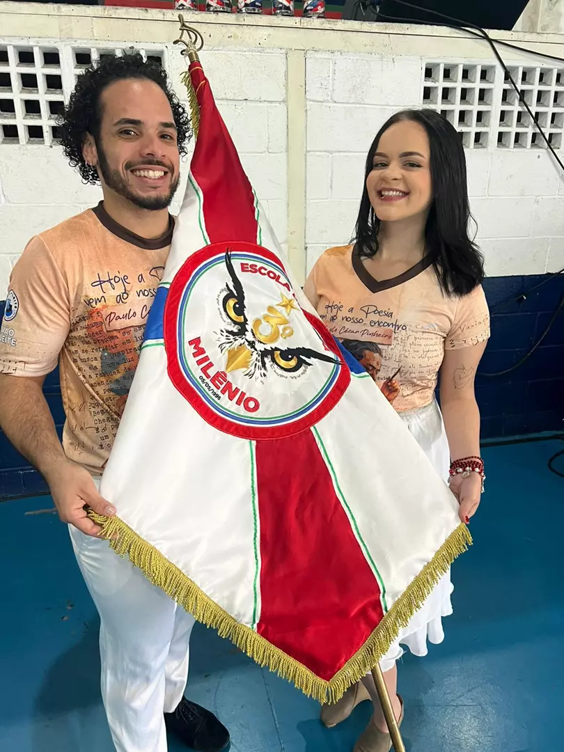 Estrela do Terceiro Milênio apresenta Bruna Pregigueiro como 2° porta-bandeira e renova com mestre-sala Lucas Souza
